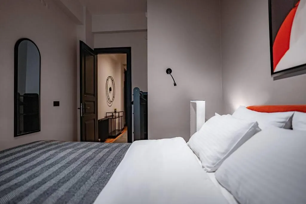 Spacious And Stylish 3Br W Private Garden Istanbul Apartment