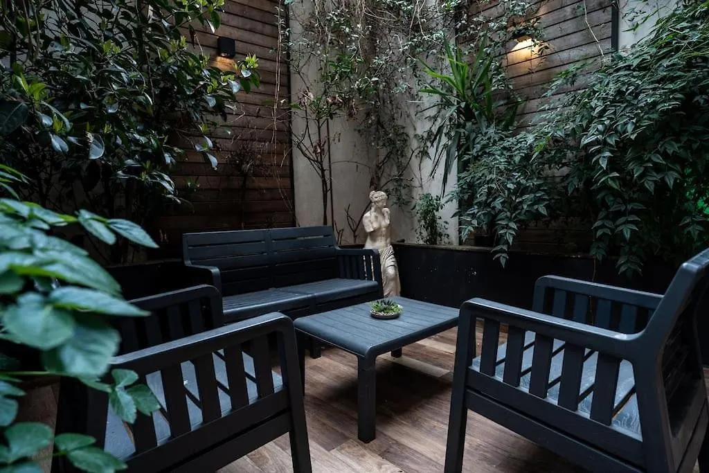 Spacious And Stylish 3Br W Private Garden Istanbul